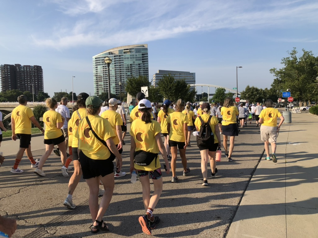 Image of a group of people walking in support of organ donation awareness. The people are part of a team specific to lung transplant.